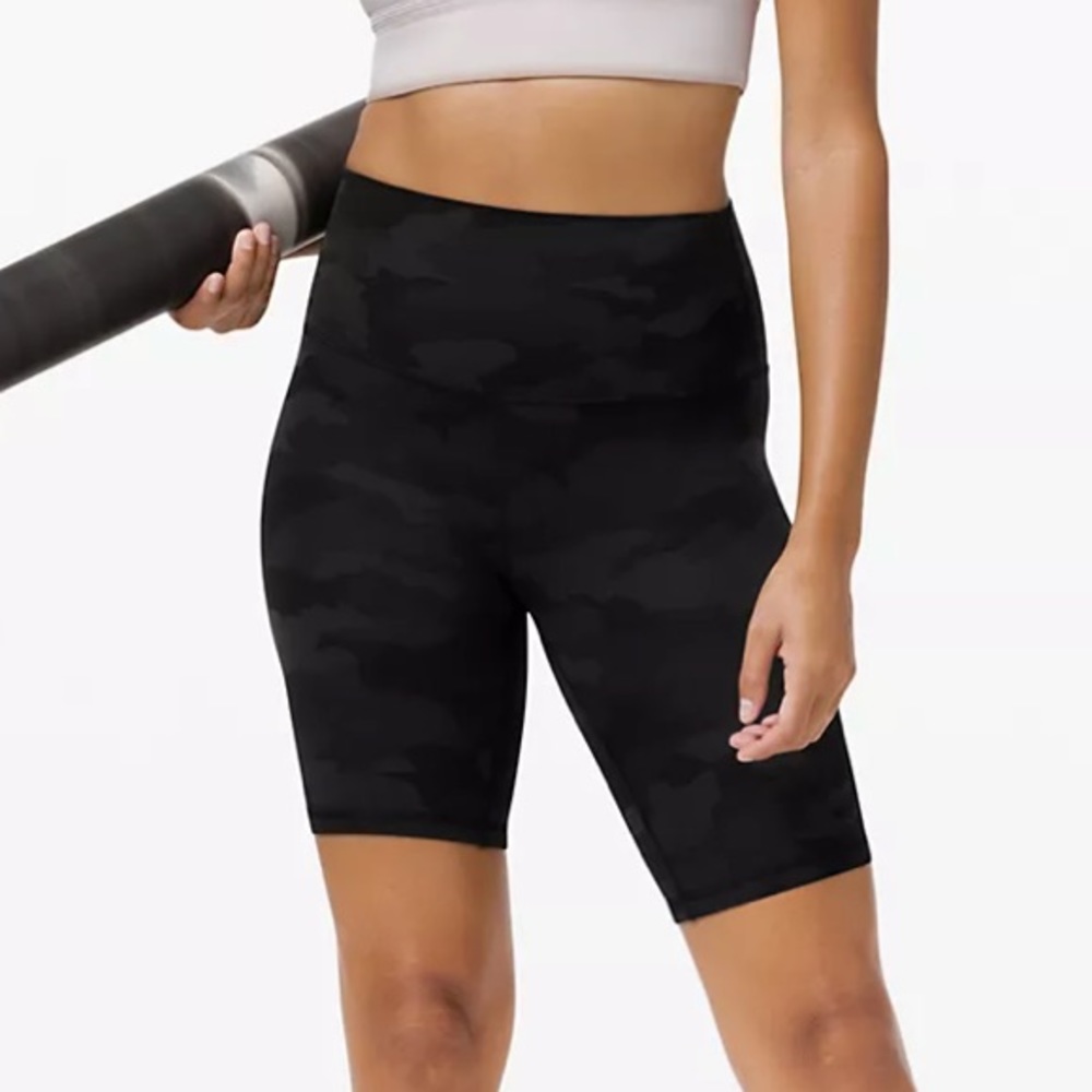 NWT Align Short 8” camo